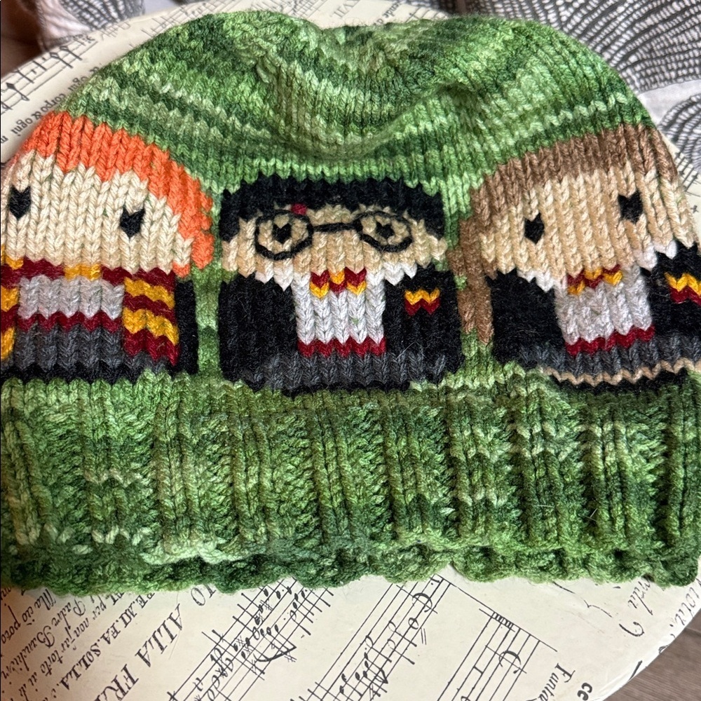 Hand Knit Harry Potter Slightly Slouchy Beanie Adult Size - Picture 5 of 5